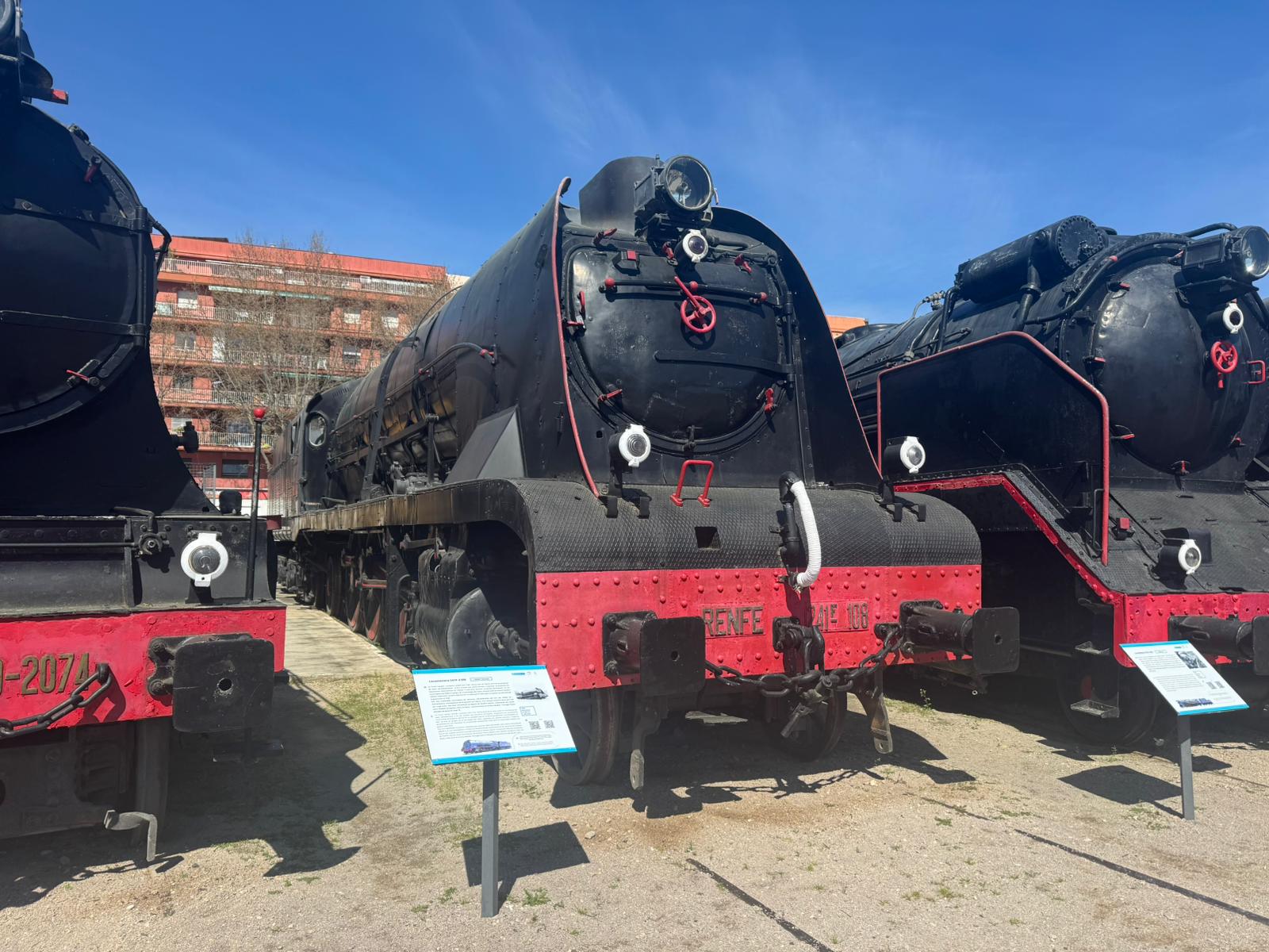 LOCOMOTORA DE VAPOR 241F-2108. LINDA TAPADA